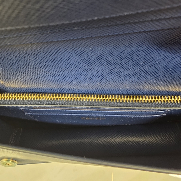 Prada Wallet on Chain/Clutch - Picture 10 of 13